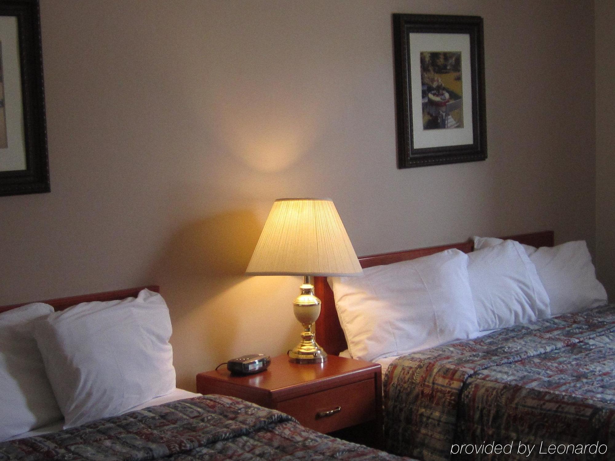 Econo Lodge Okotoks Chambre photo