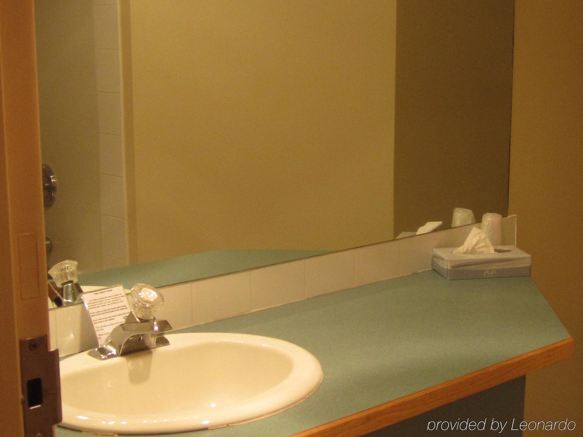 Econo Lodge Okotoks Chambre photo