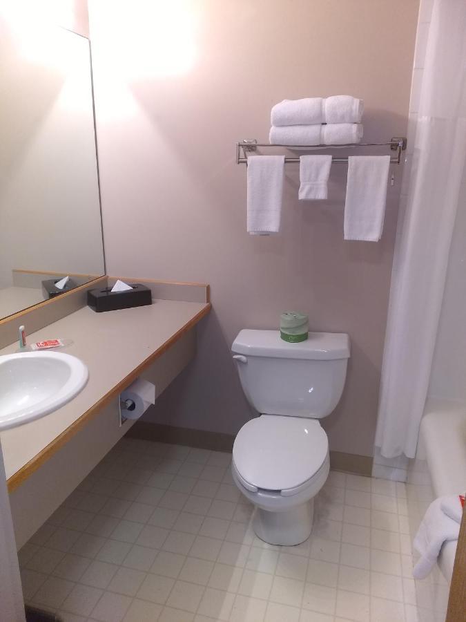 Econo Lodge Okotoks Extérieur photo