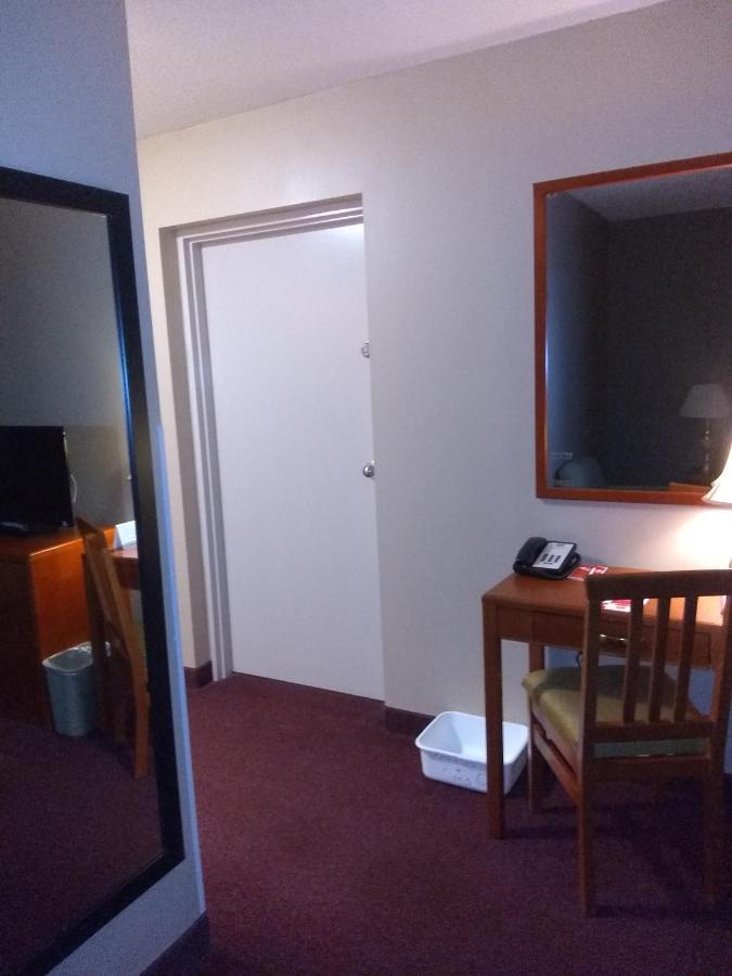 Econo Lodge Okotoks Extérieur photo